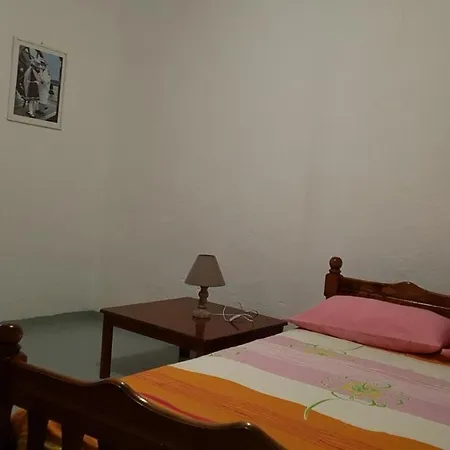 Stone House בית הארחה