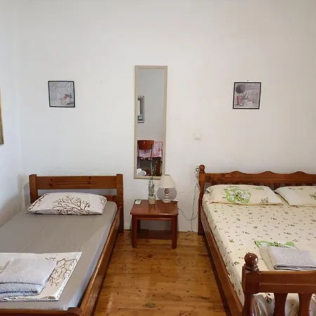 Stone House Πανσιόν 4*