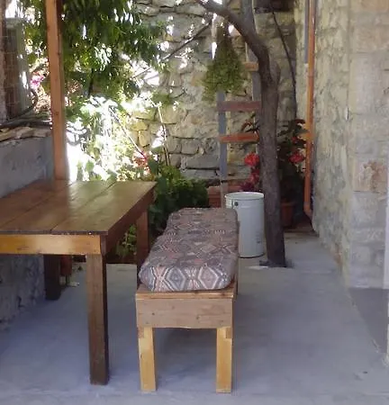 Πανσιόν Stone House 4*