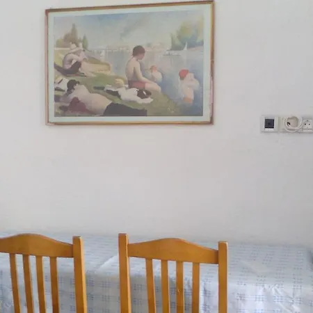 Stone House בית הארחה