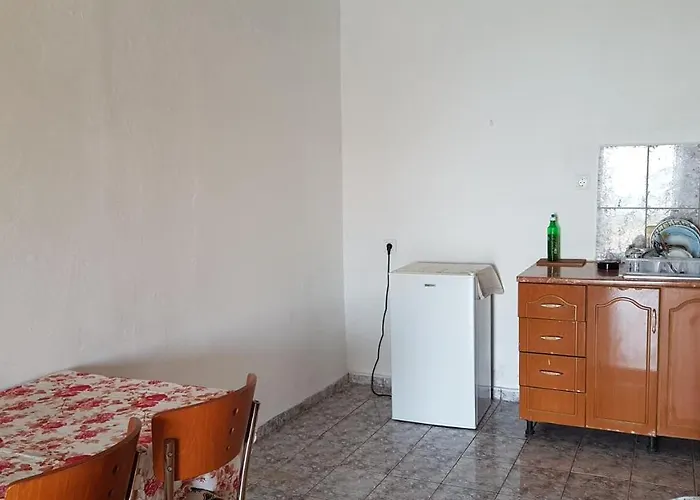Konukevi Stone House Himarë