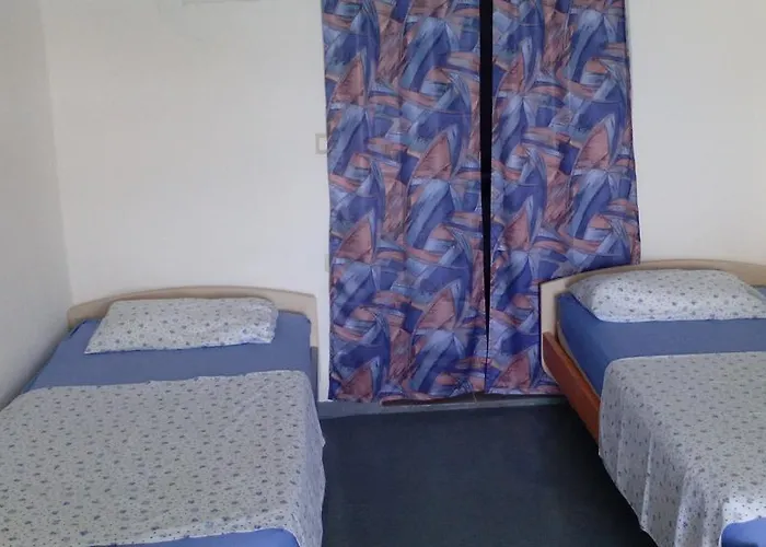 Stone House 3* Himare